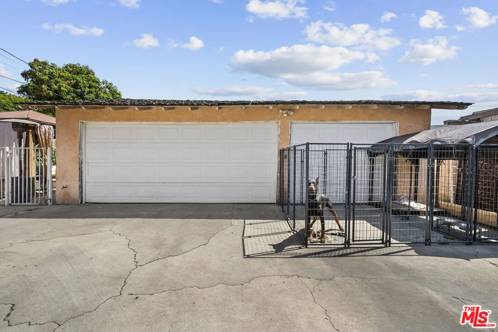 Photo of 10411 Saint James Avenue