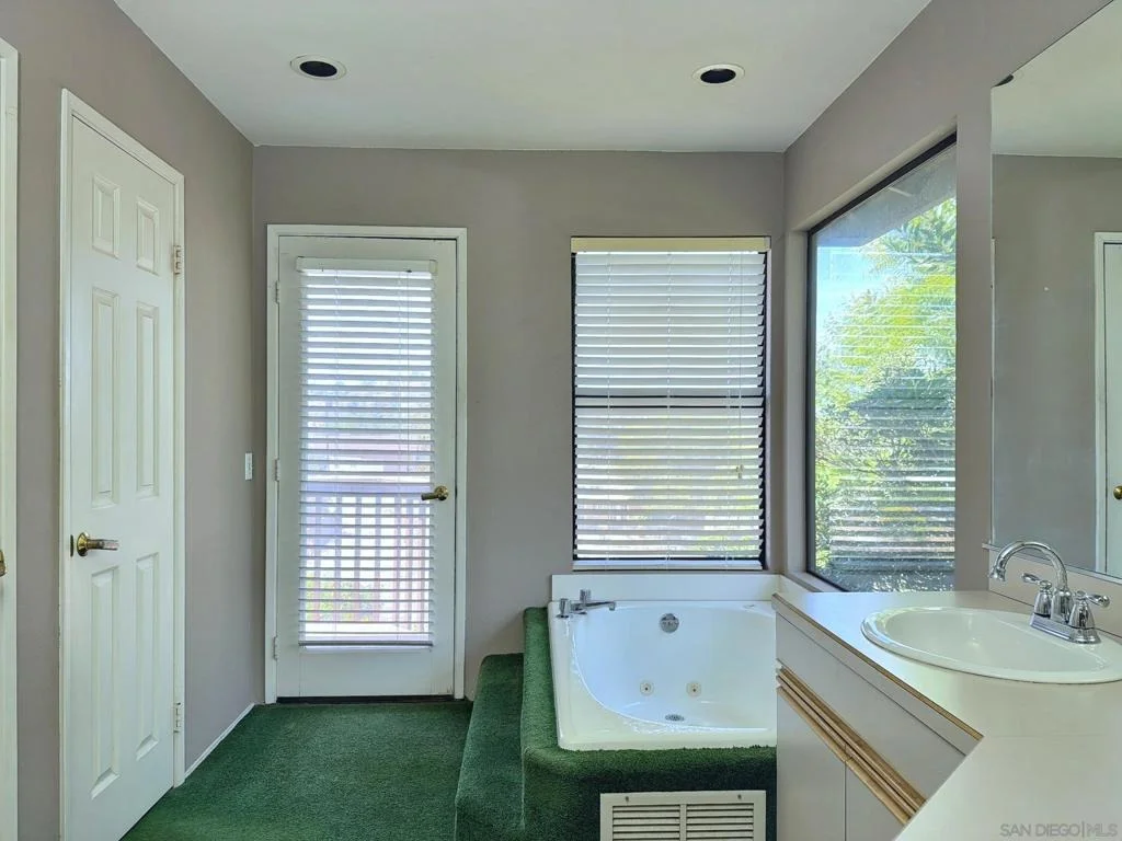 Photo of 1090 ELLEN LANE