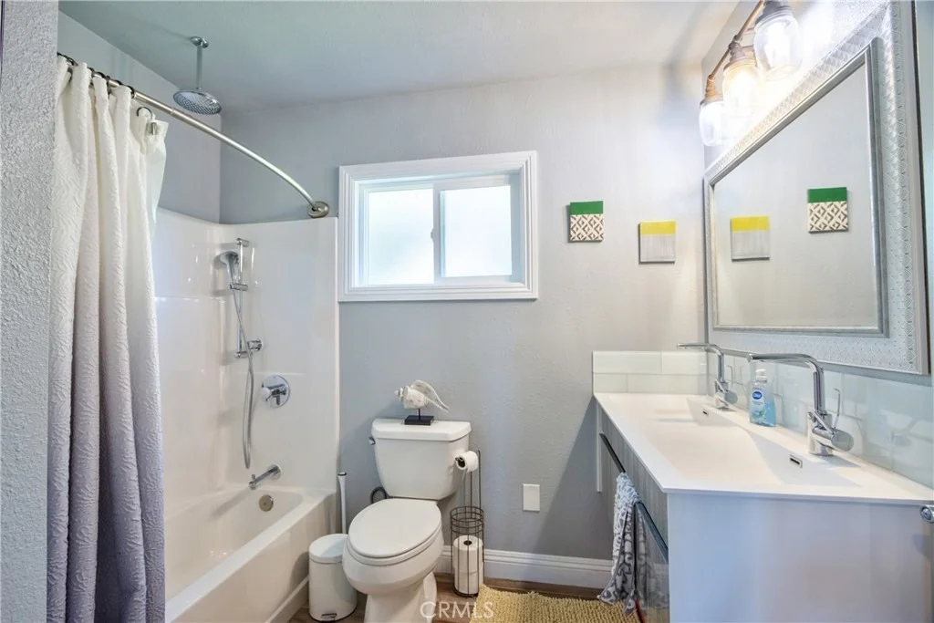Photo of 40390 Ross Road