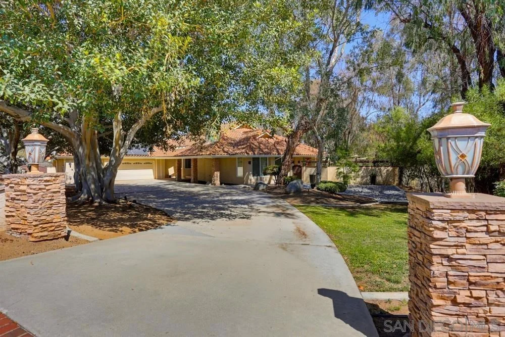 Photo of 15311 Crestview