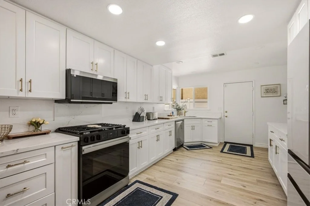 Photo of 8725 Sandhill Drive