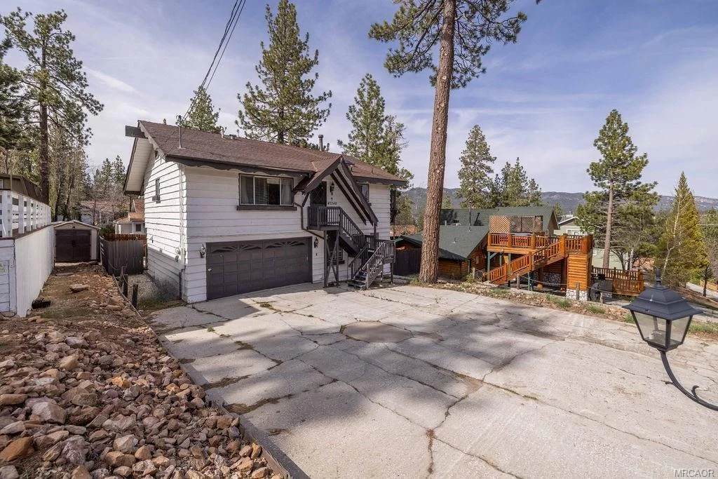Photo of 40348 Cliff Lane