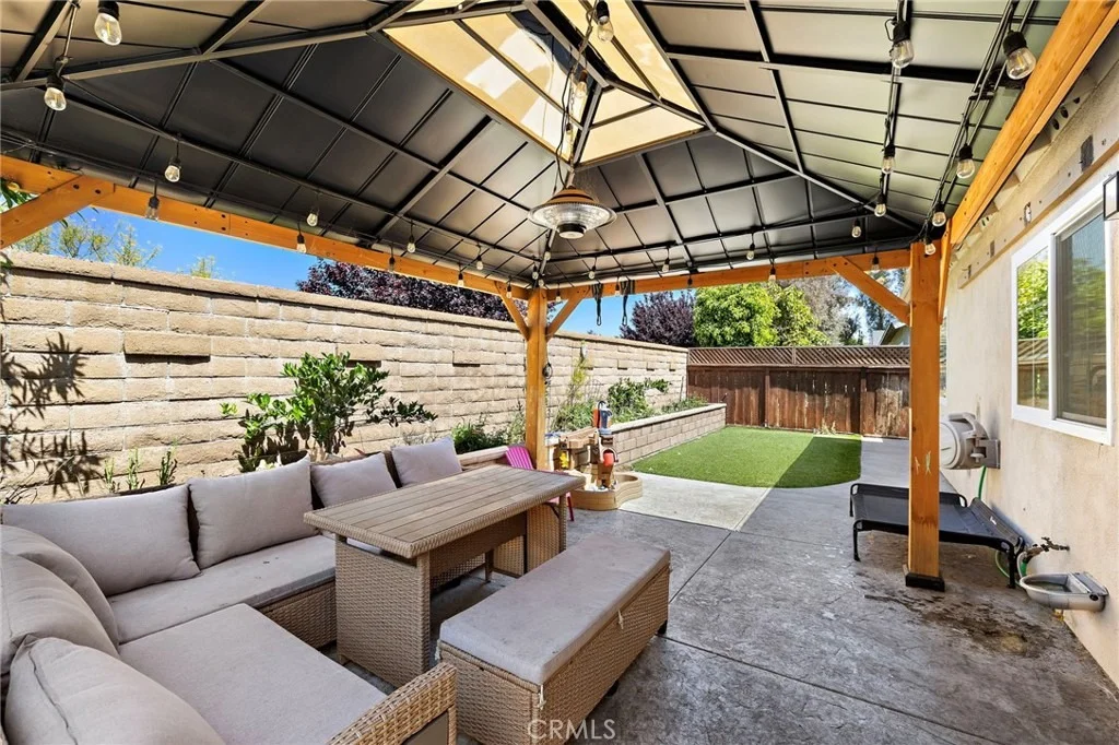 Photo of 21155 Larchmont