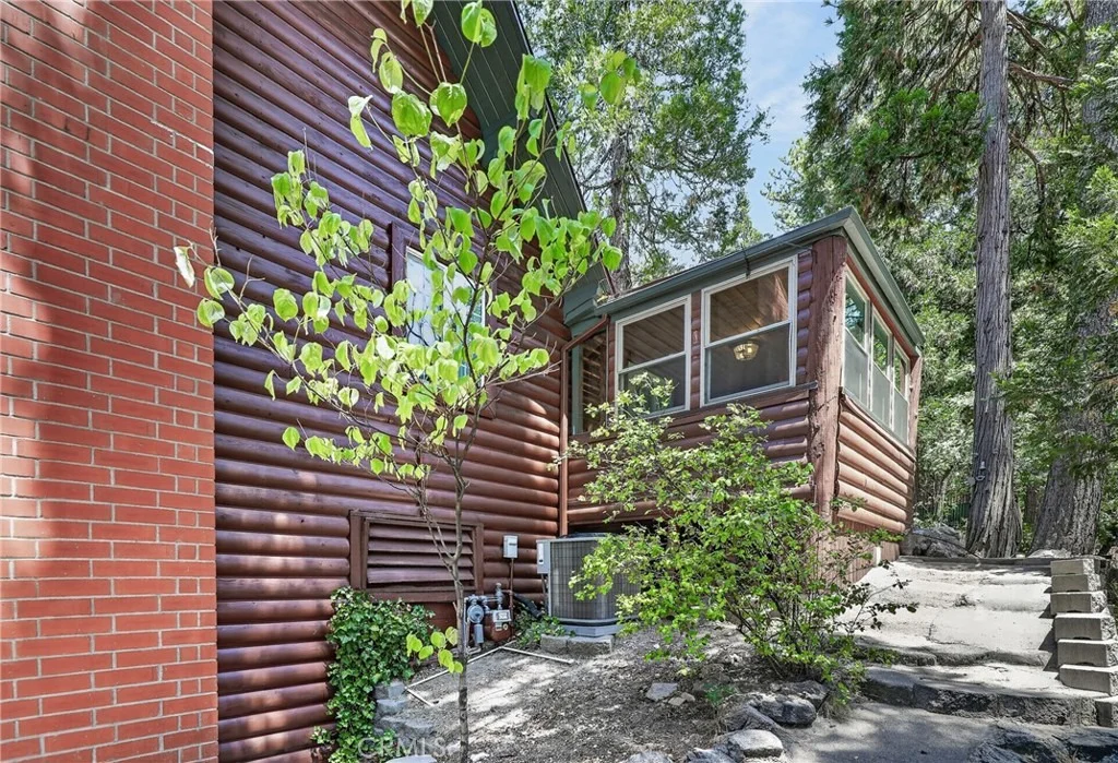 Photo of 615 Grass Valley Rd