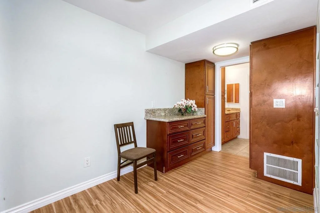 Photo of Unit 5 at 5350 Baltimore