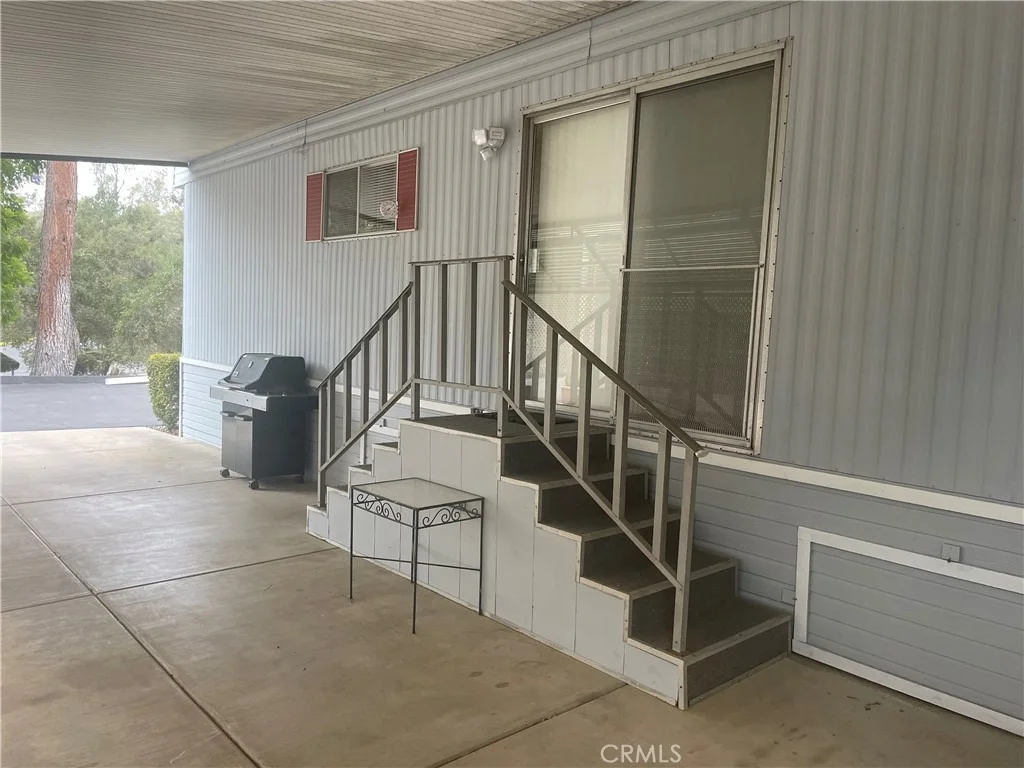 Photo of Unit 103 at 4747 Oak Crest Street