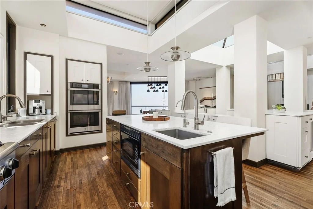 Photo of 2378 Crestview Drive