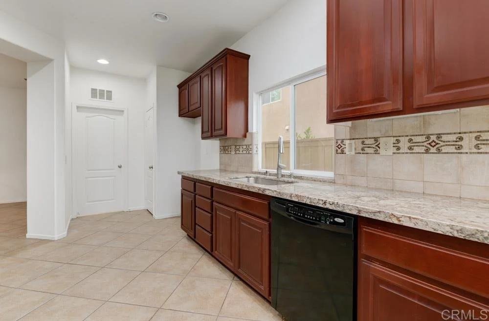 Photo of 870 Avenida Abeja