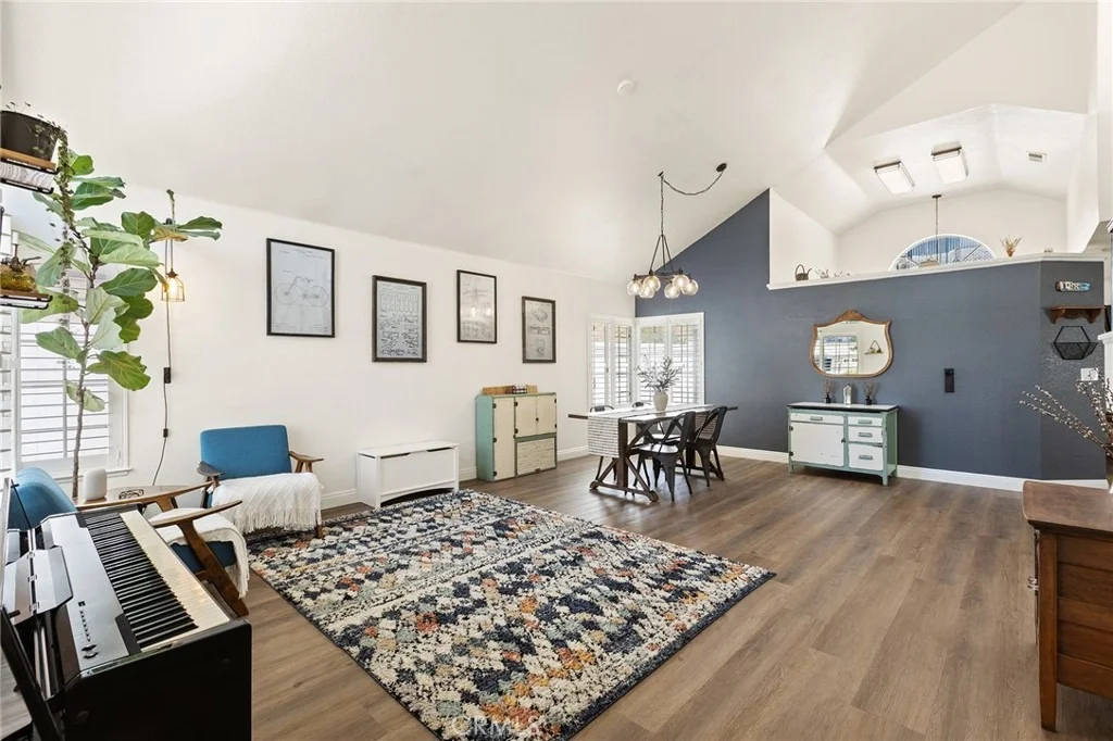Photo of 387 Glacier Circle