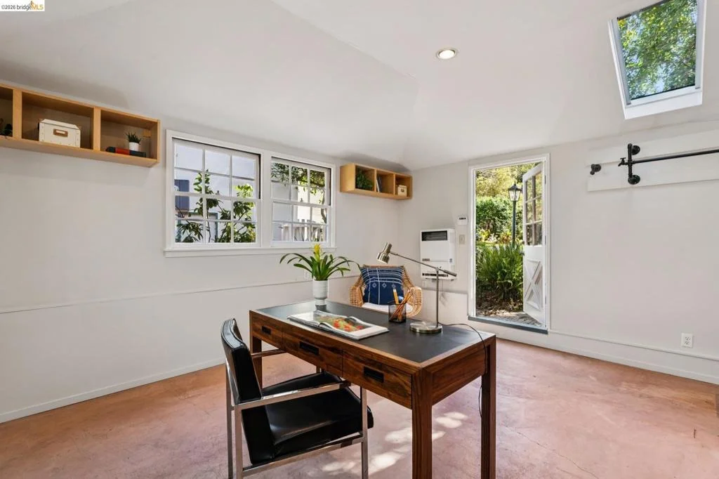 Photo of 929 Contra Costa Ave