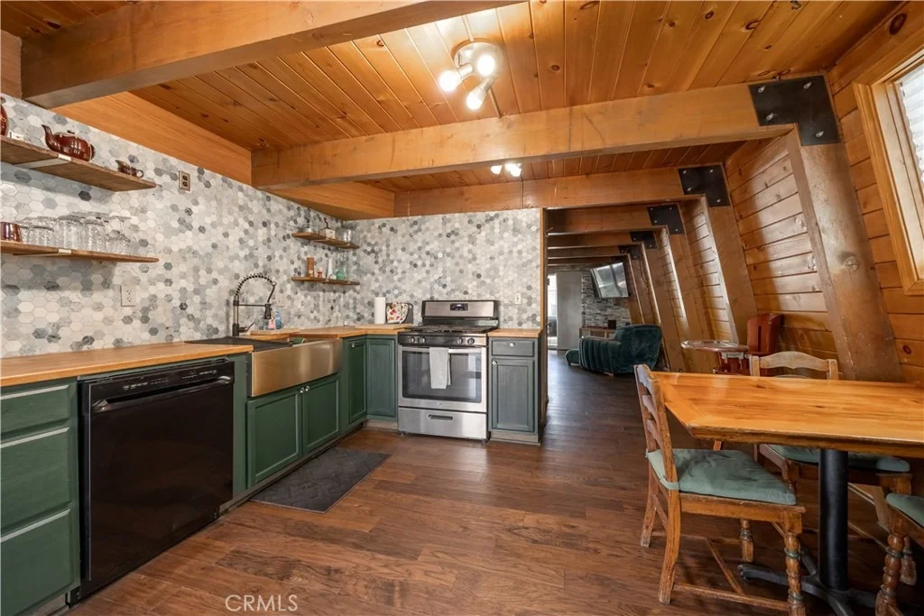 Photo of 445 Elysian Boulevard