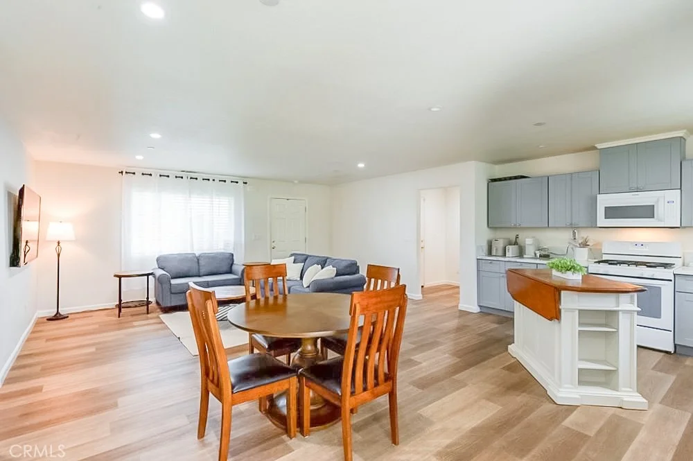 Photo of 1483 E Dottie