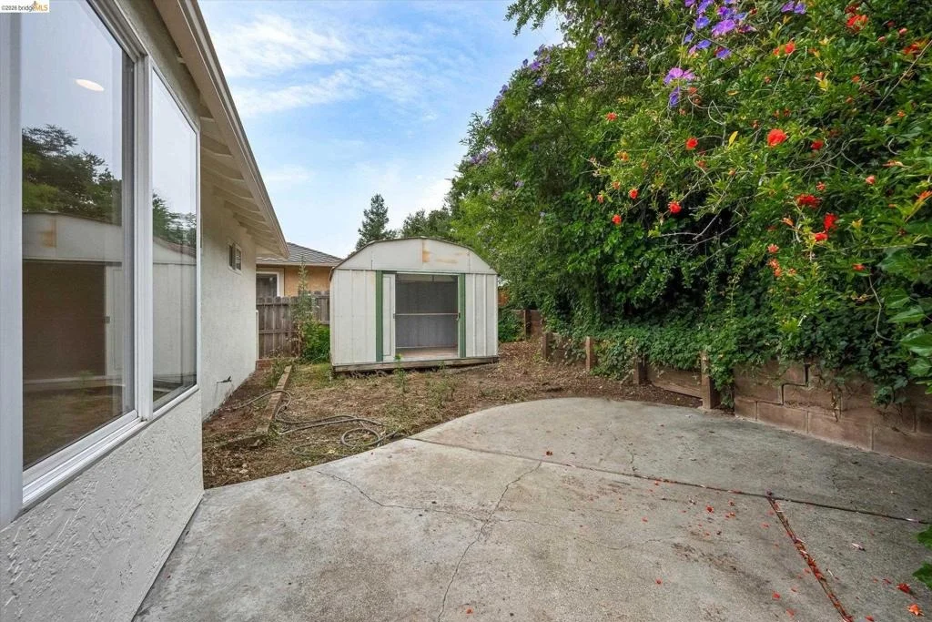 Photo of 4054 Milton Ave