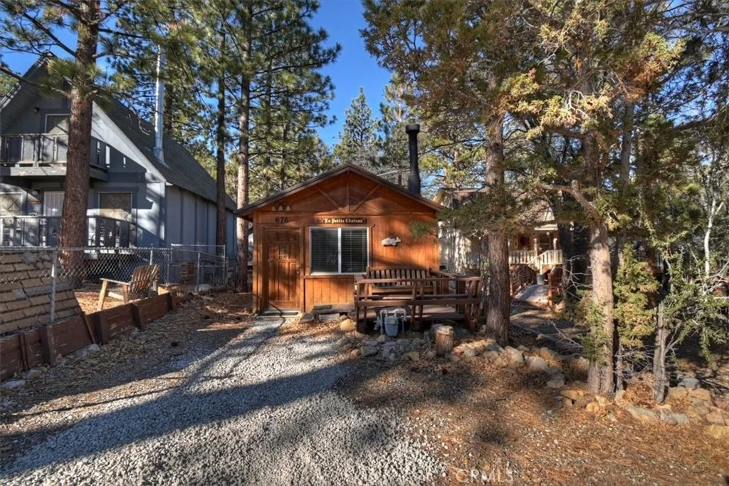 Photo of 676 Pine Lane
