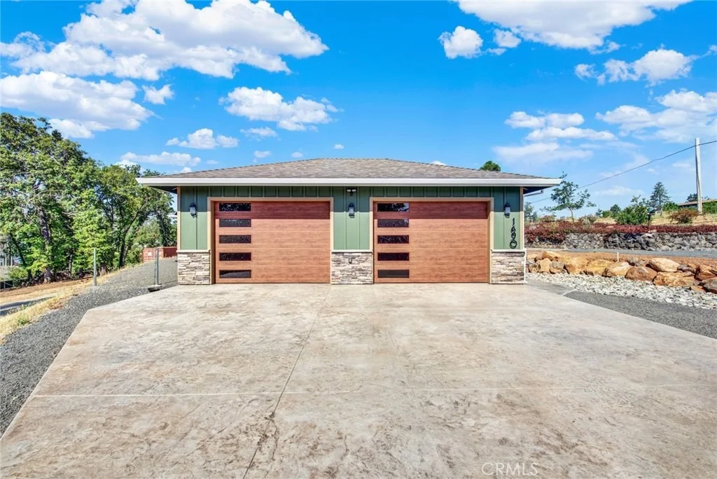 Photo of 1690 BEND LANE