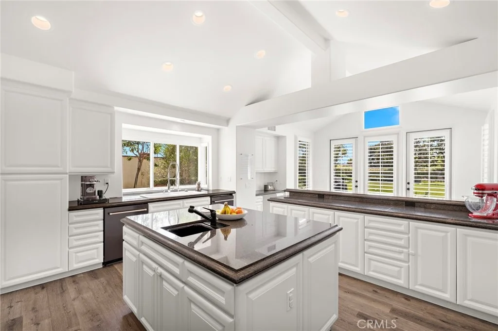 Photo of 1582 White Alder