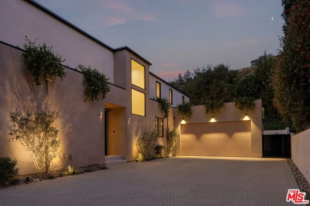 Photo of 8636 Edwin Drive