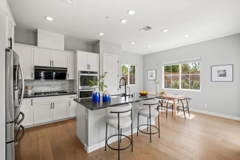 Photo of 39946 Waxwing Drive