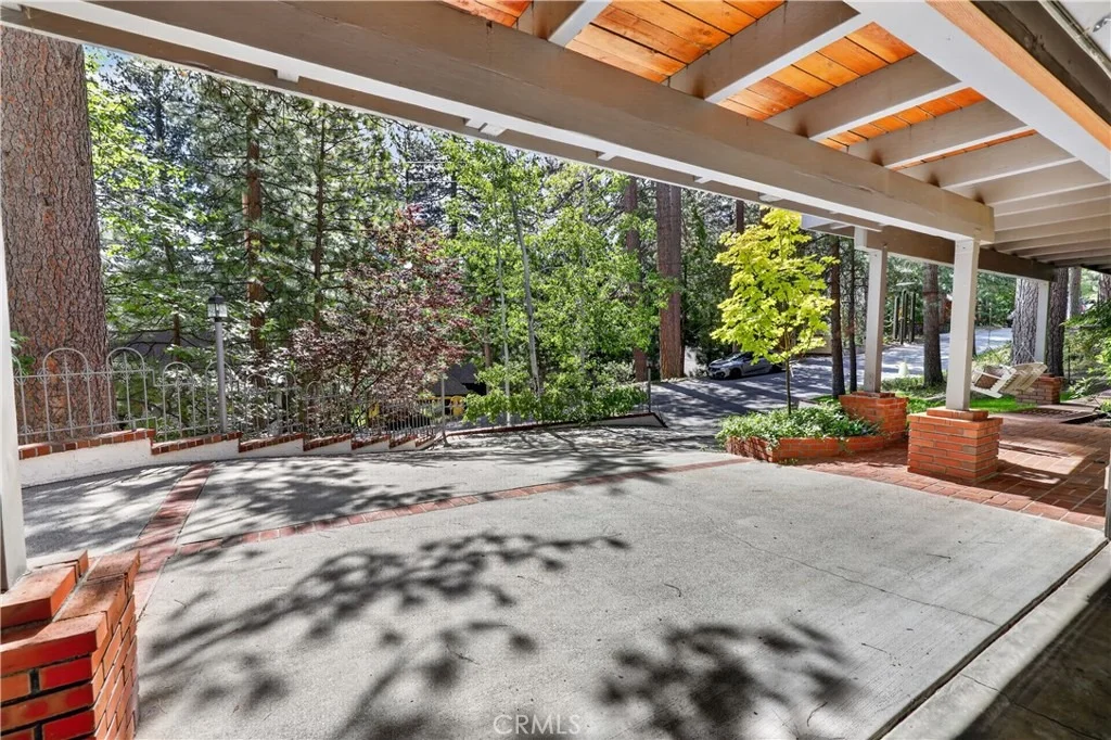 Photo of 360 Riviera Drive