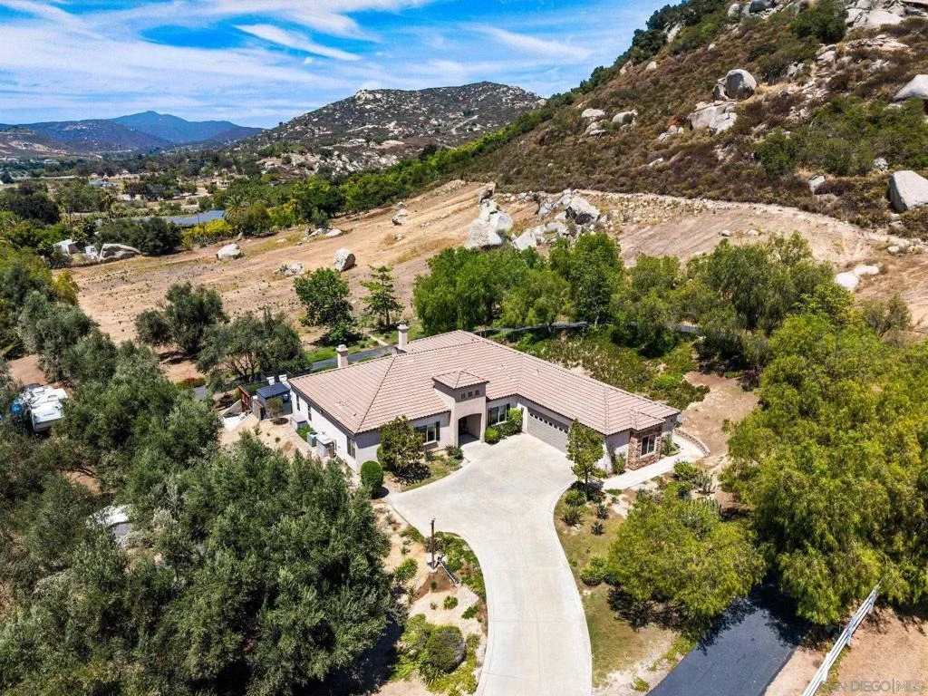 Photo of 1485 Santa Fe Hills