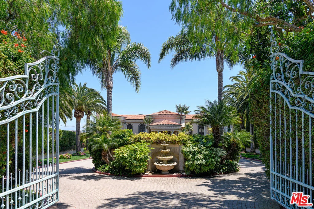 Photo of 28824 Cliffside Drive