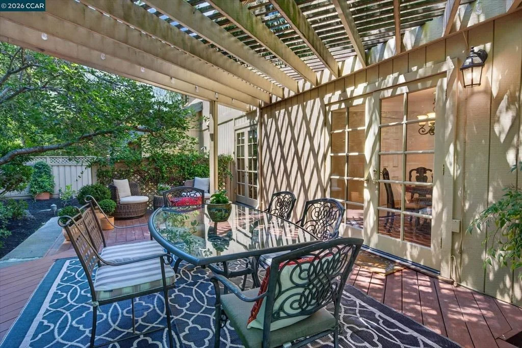 Photo of 549 Buttonwood Dr