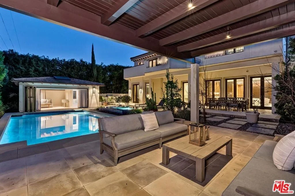 Photo of 610 N Rodeo Drive