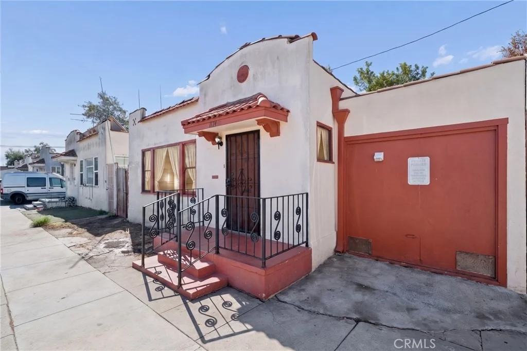 Photo of 1174 E 9th Street