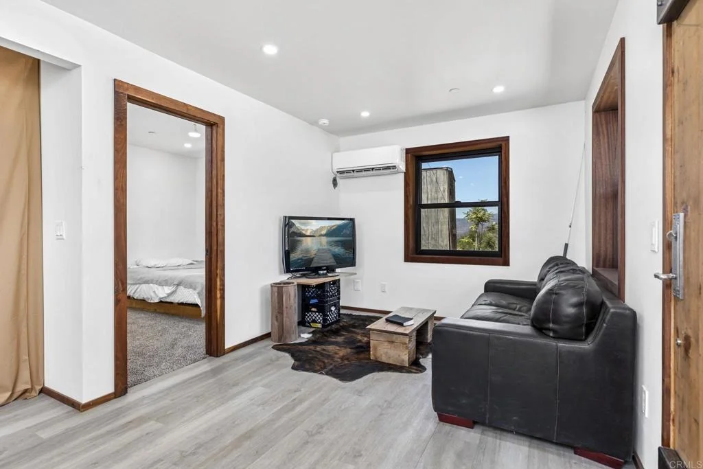 Photo of 21179 Sutherland Dam Road