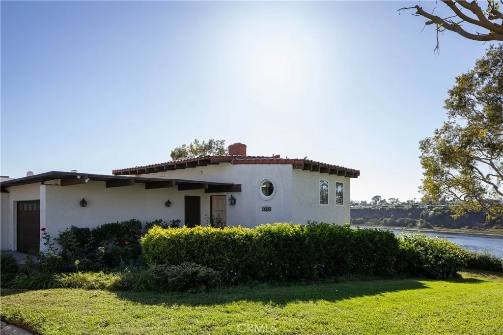 Photo of 2025 Avenida Chico