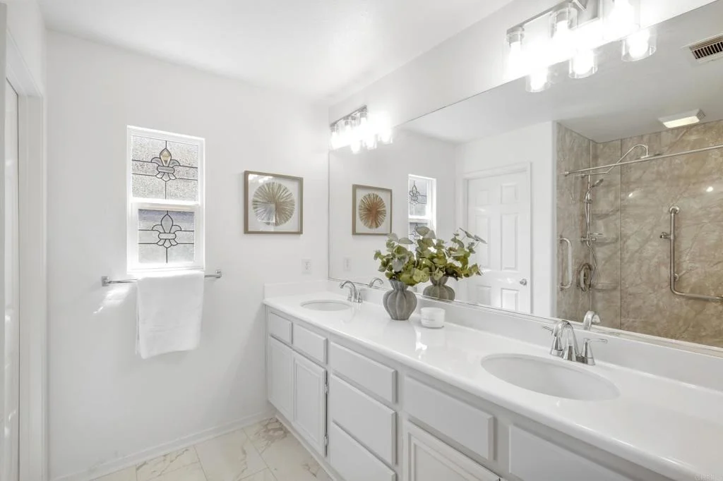 Photo of 1009 Longfellow Court