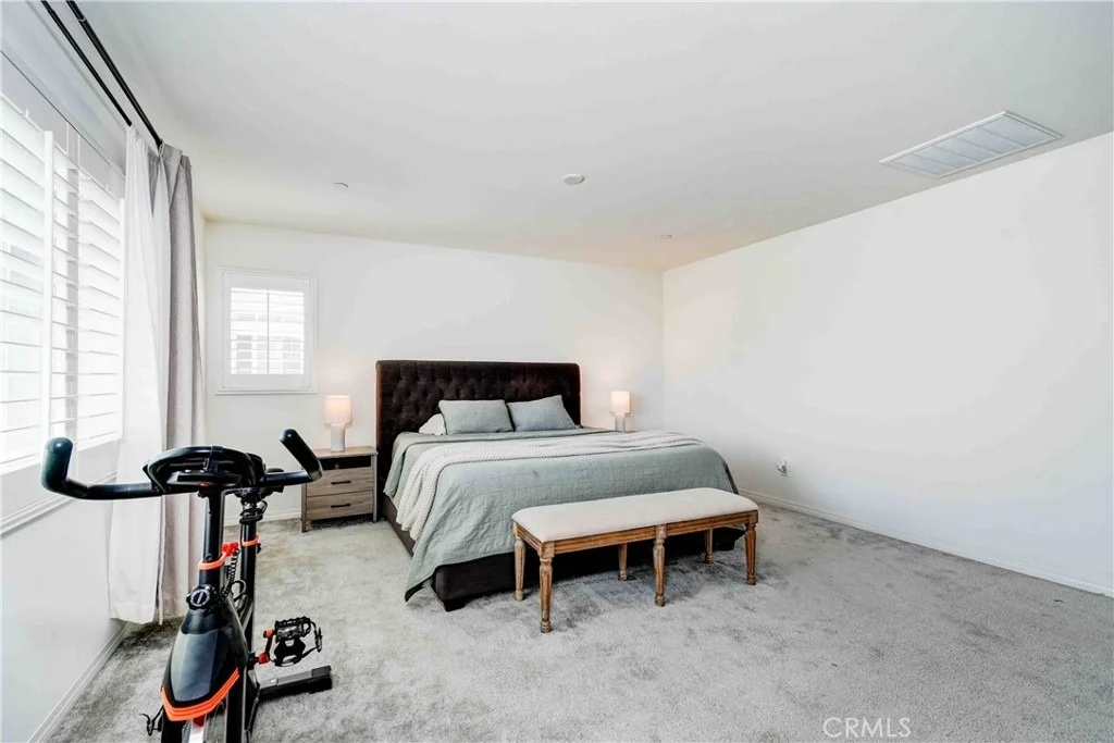 Photo of 1736 Chute