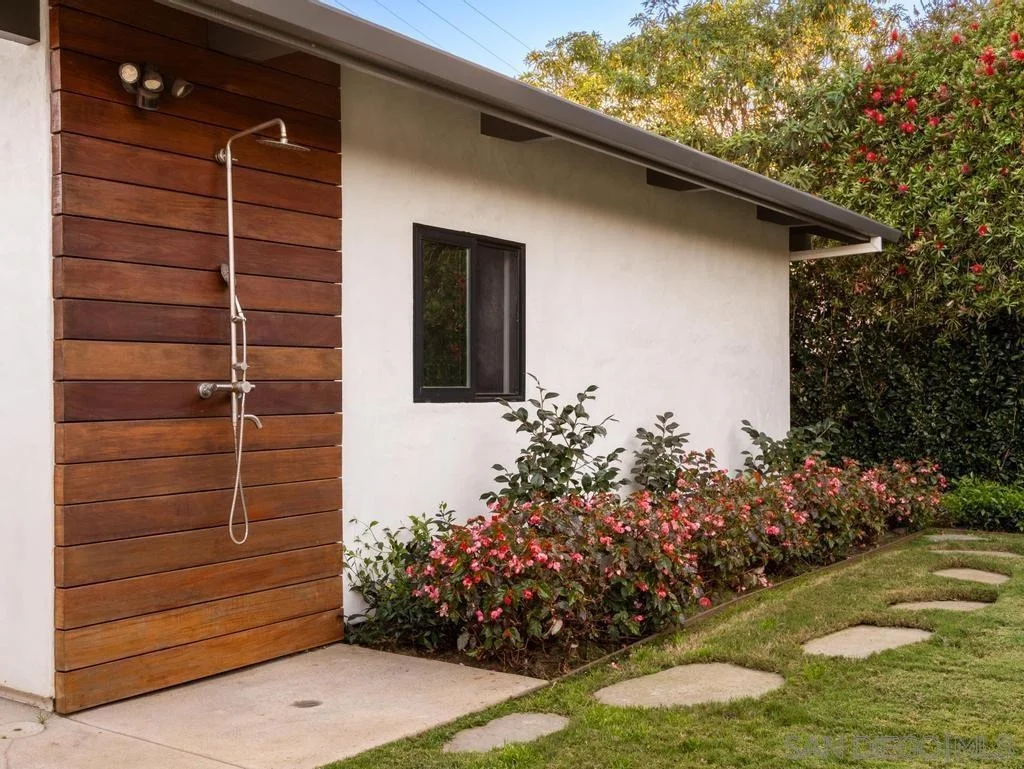 Photo of 8804 Robinhood Lane