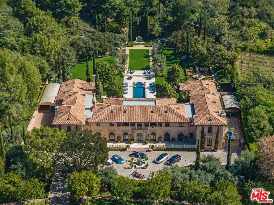 Photo of 77 Beverly Park Lane