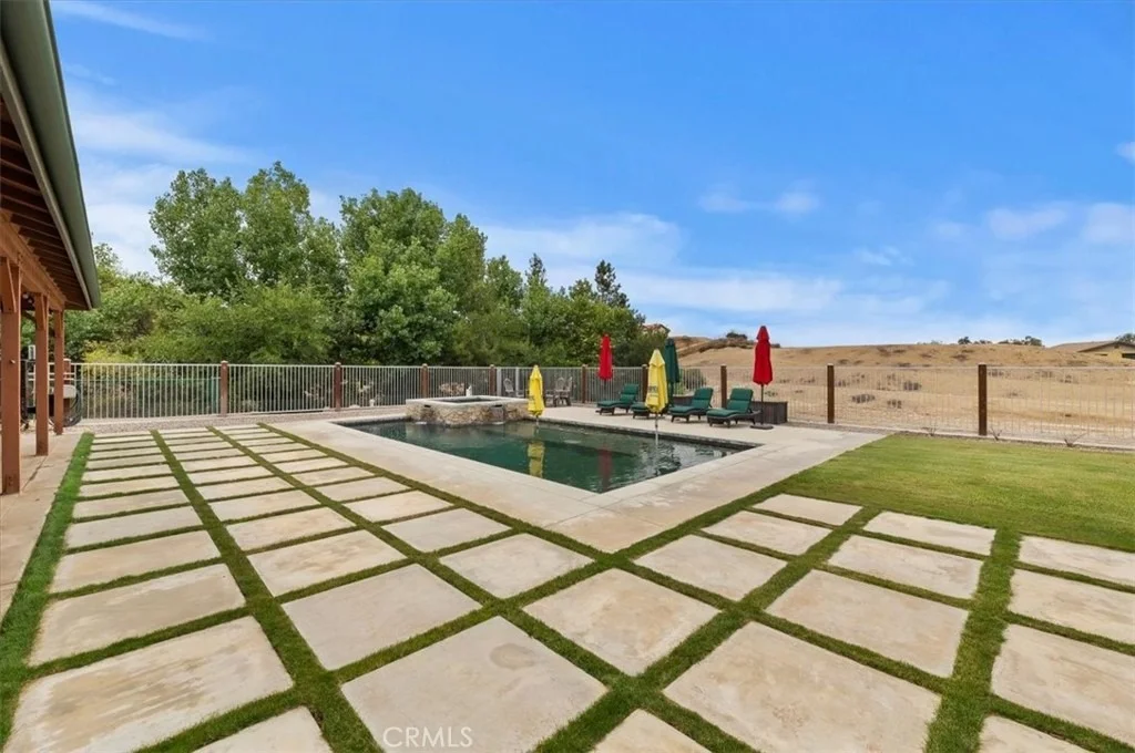 Photo of 16420 Rocky Glen Road