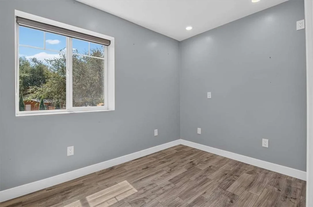Photo of 1116 1120 Rolling Oaks Drive