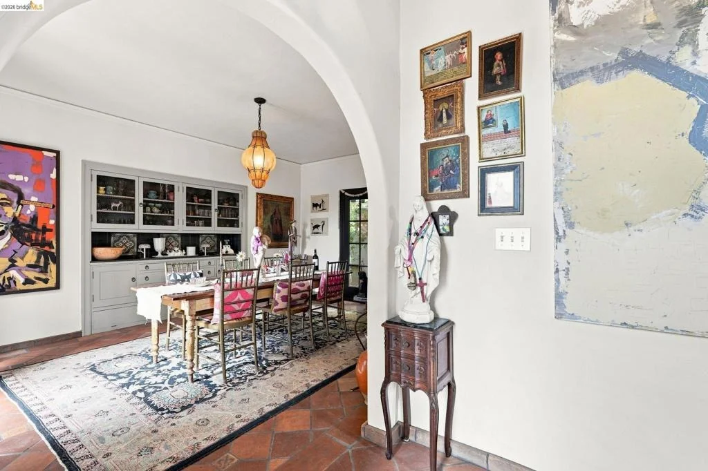 Photo of 893 Santa Barbara Rd