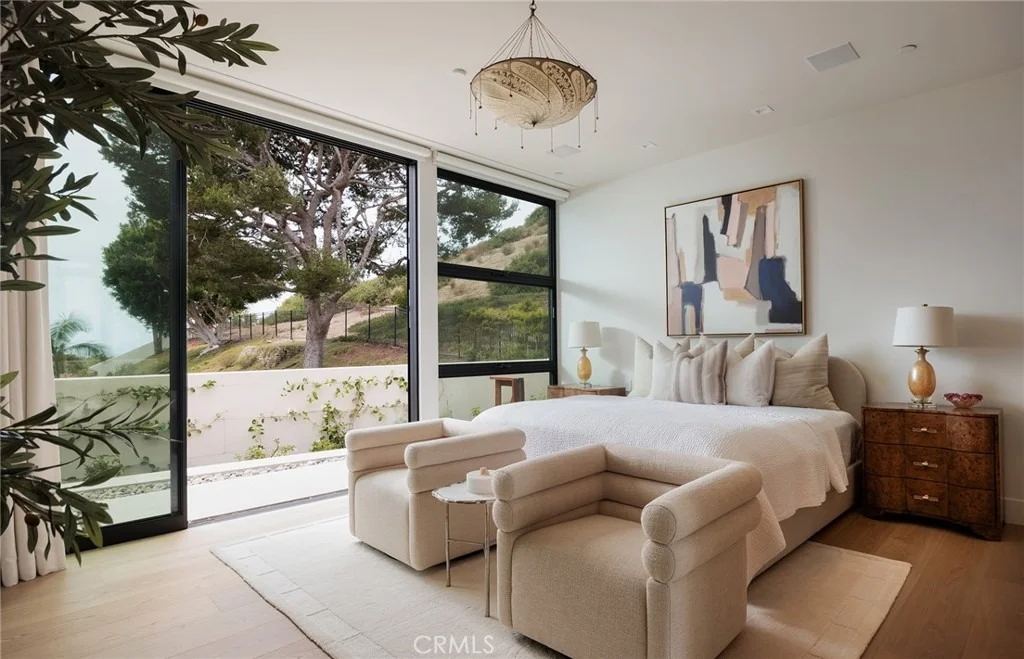 Photo of 2595 Altamar