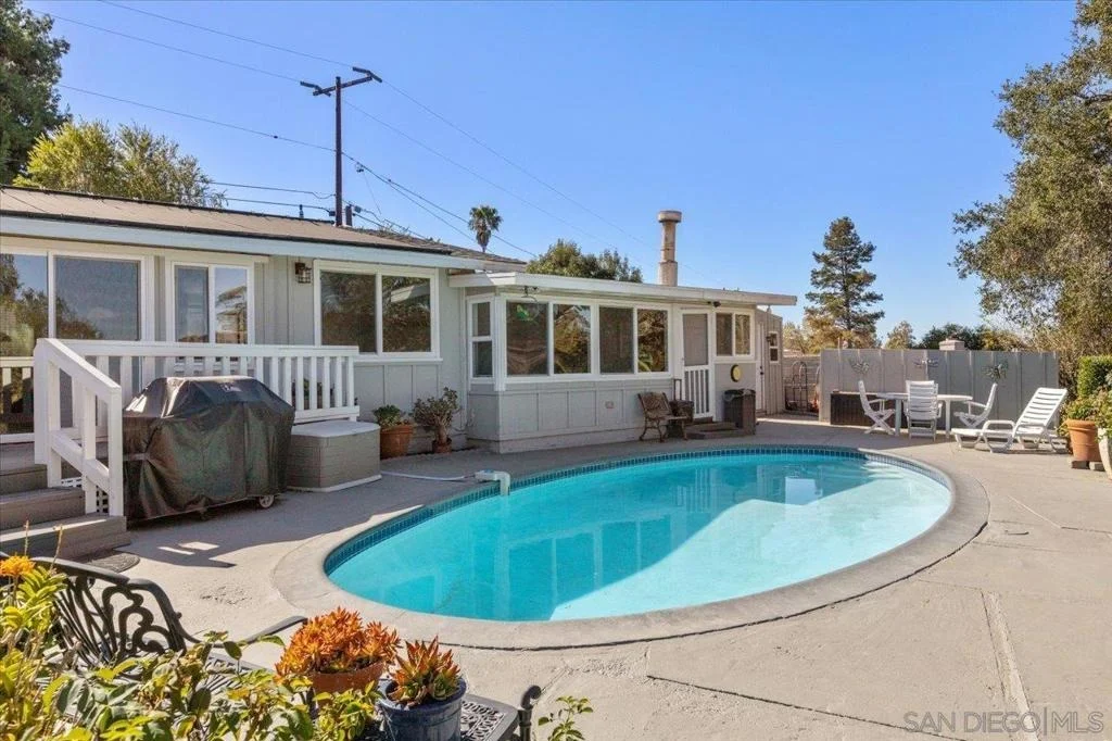 Photo of 1840 Davis