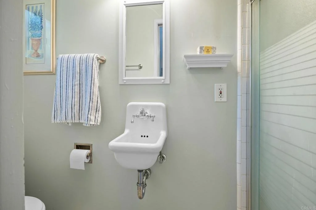Photo of 1818 Avocado Road
