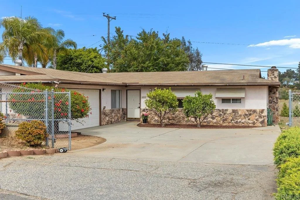 Photo of 1035 Knoll Park Lane