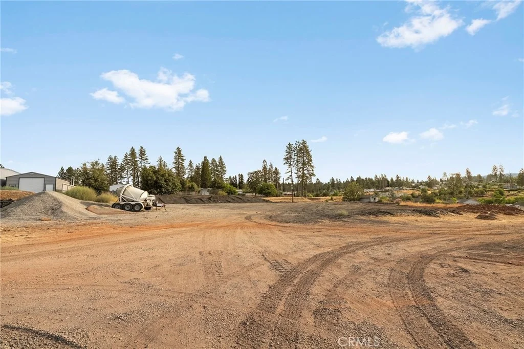 Photo of 5826 & 5820 Clark Road