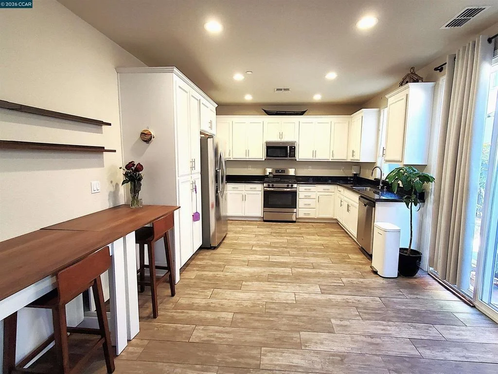 Photo of 3821 Lookout Dr