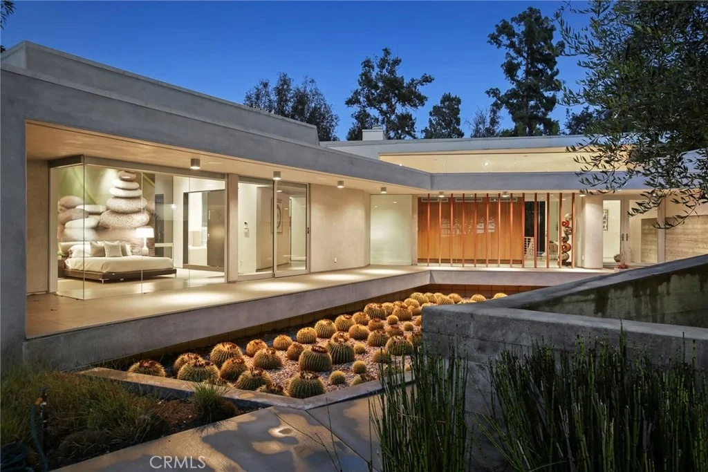 Photo of 9932 Highcliff Drive