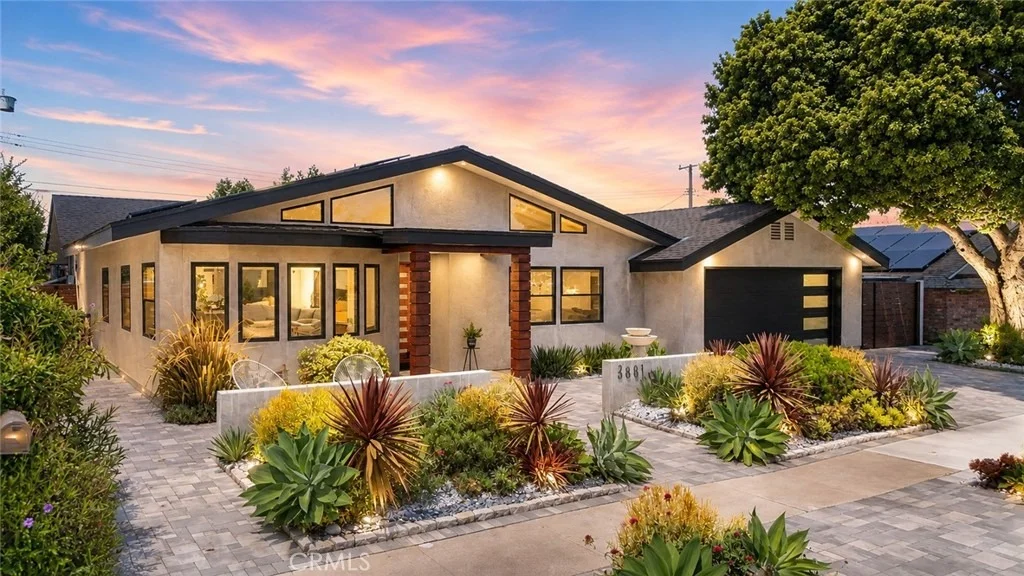 Photo of 2661 Oak Knoll Drive