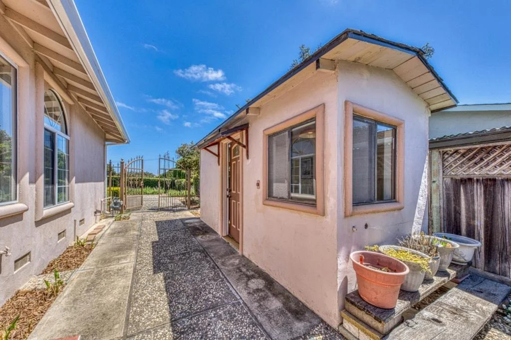 Photo of 15460 Oak Hills Drive