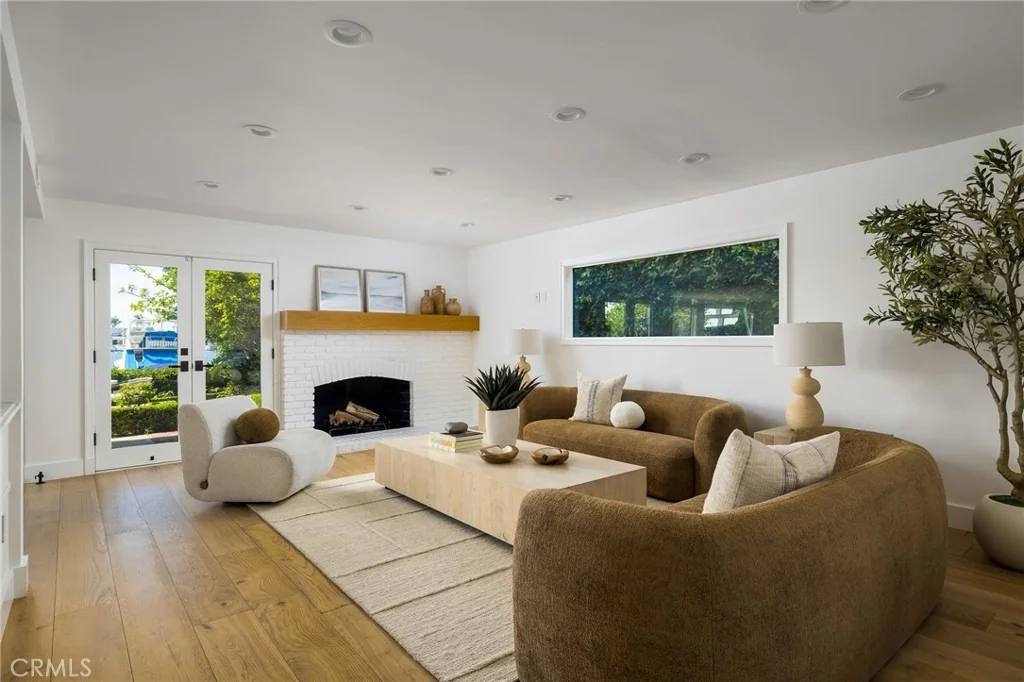 Photo of 2572 Bayshore Drive