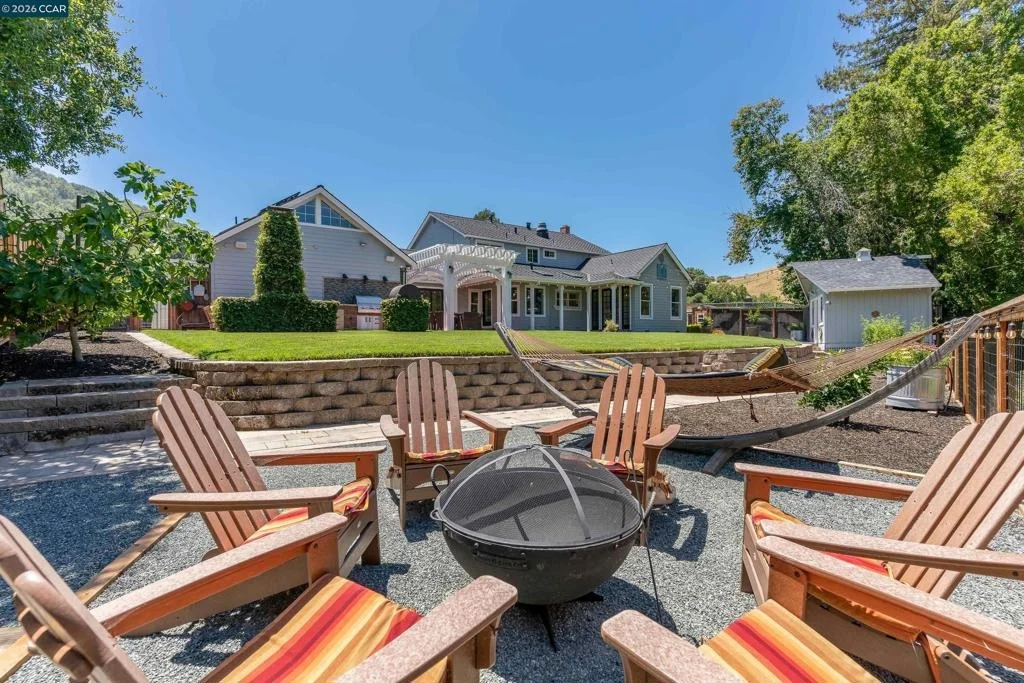 Photo of 275 Deerfield Dr