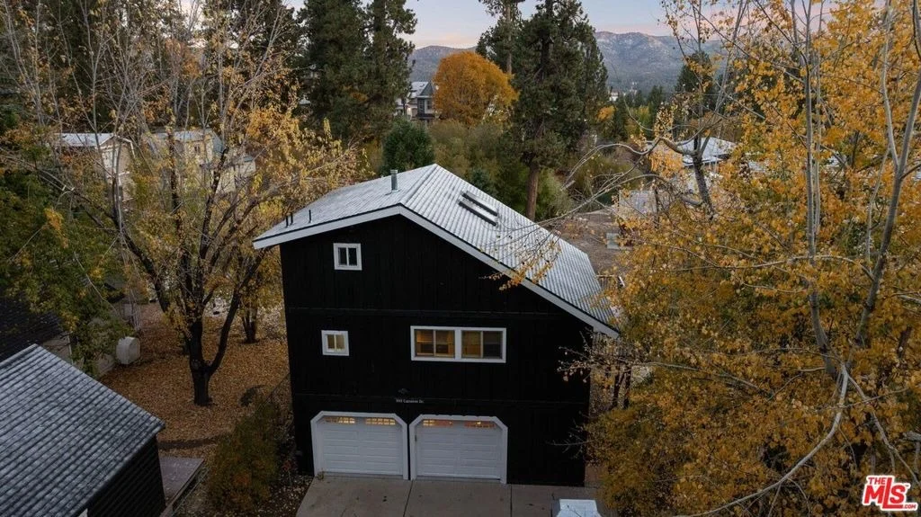 Photo of 993 Cameron Drive