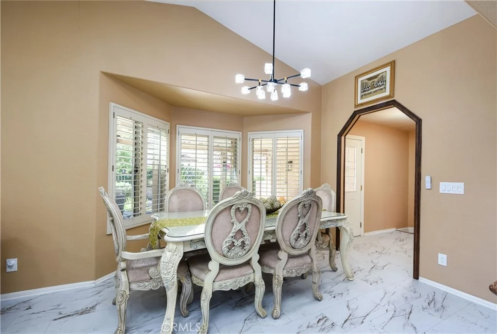 Photo of 2591 Peach Tree